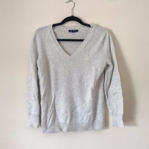 Off-white V neck Sweater with Gray tint